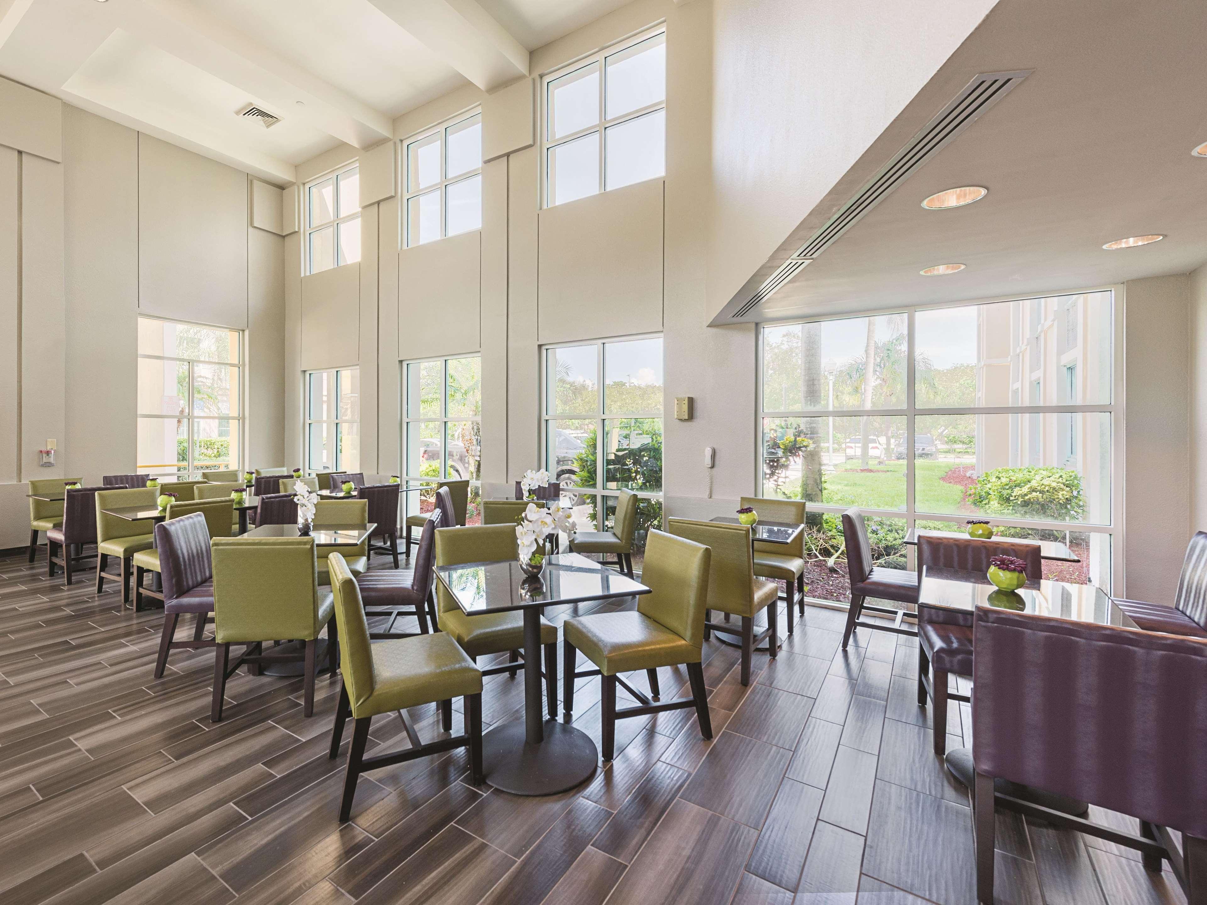 Hotel La Quinta By Wyndham At Sw 6th St Plantation