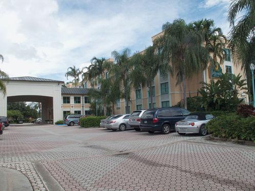 Hotel La Quinta By Wyndham At Sw 6th St