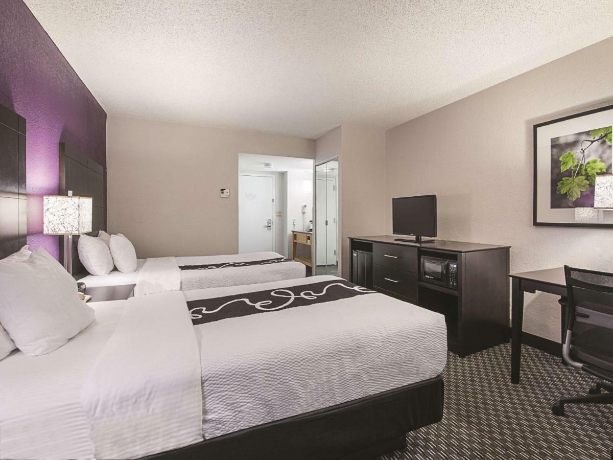 La Quinta By Wyndham At Sw 6th St 3*